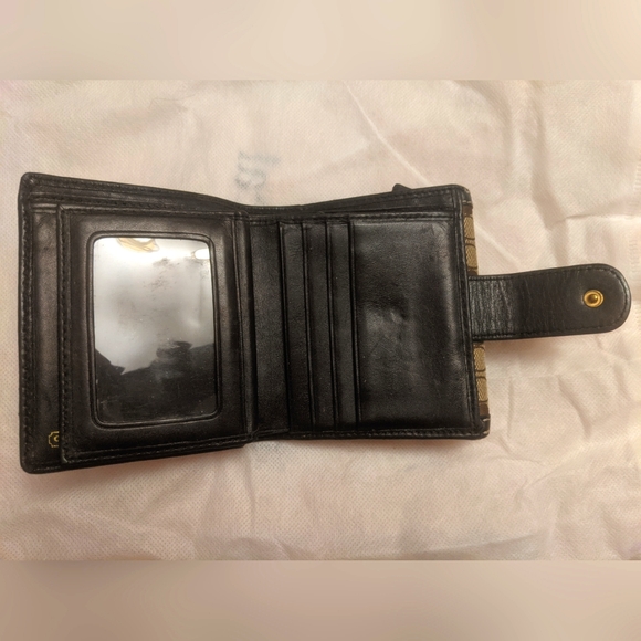 Coach Signature Canvas Wallet - Picture 4 of 4